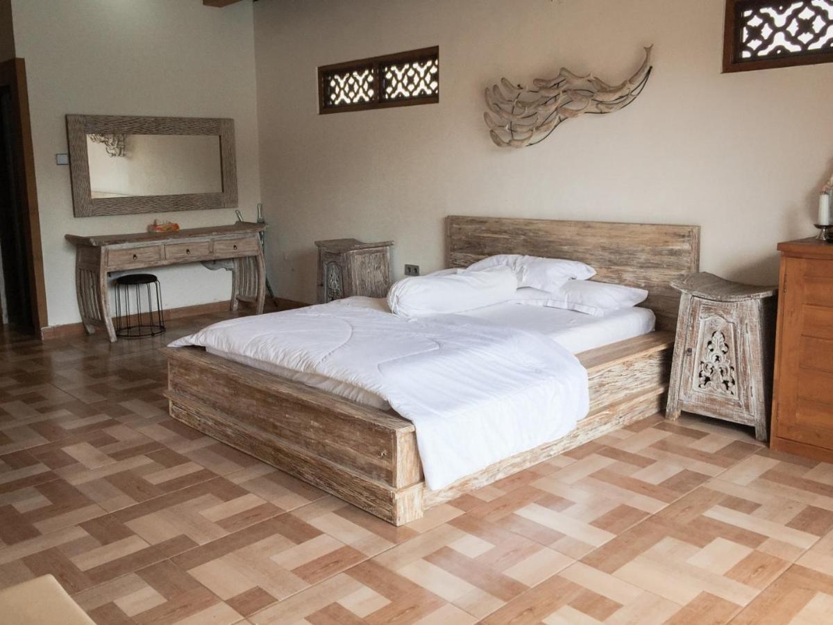 Escotel Villa Marga Selemadeg Buitenkant foto